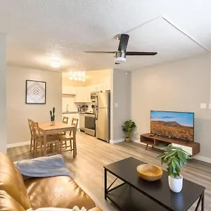 Apartment Updated With Pool - Close To Airport, Zoo, & Asu