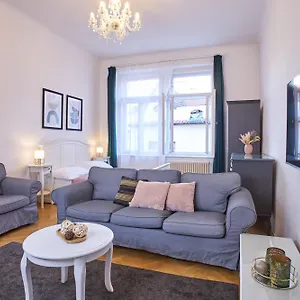 מלון דירות Charles Bridge Premium ****